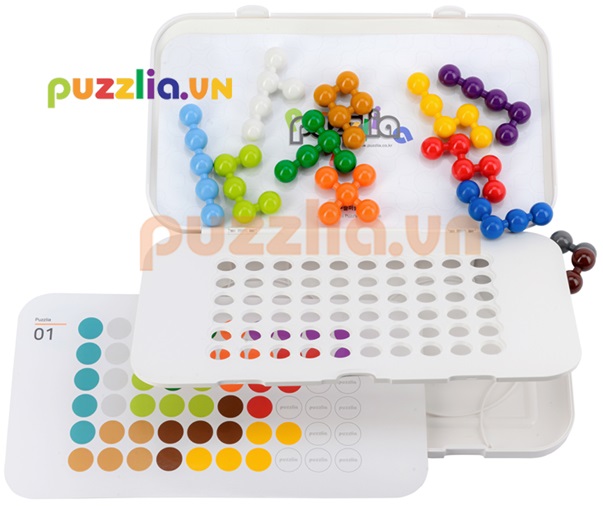 Đồ chơi IQ Puzzlia có màu sắc đa dạng và bóng đẹp. Các khối bi nhựa không sắc cạnh, rất dễ cầm nắm và an toàn cho trẻ nhỏ