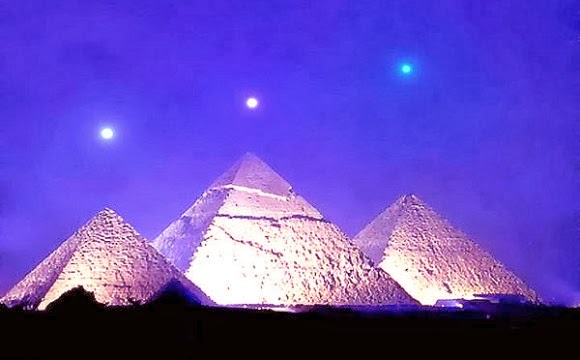Kim tự tháp Giza Ai Cập
