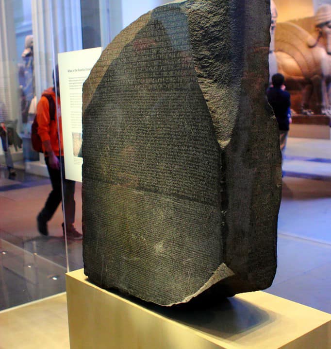 Viên đá Rosetta tại bảo tàng Auguste Mariette, đây là phiên bản copy
